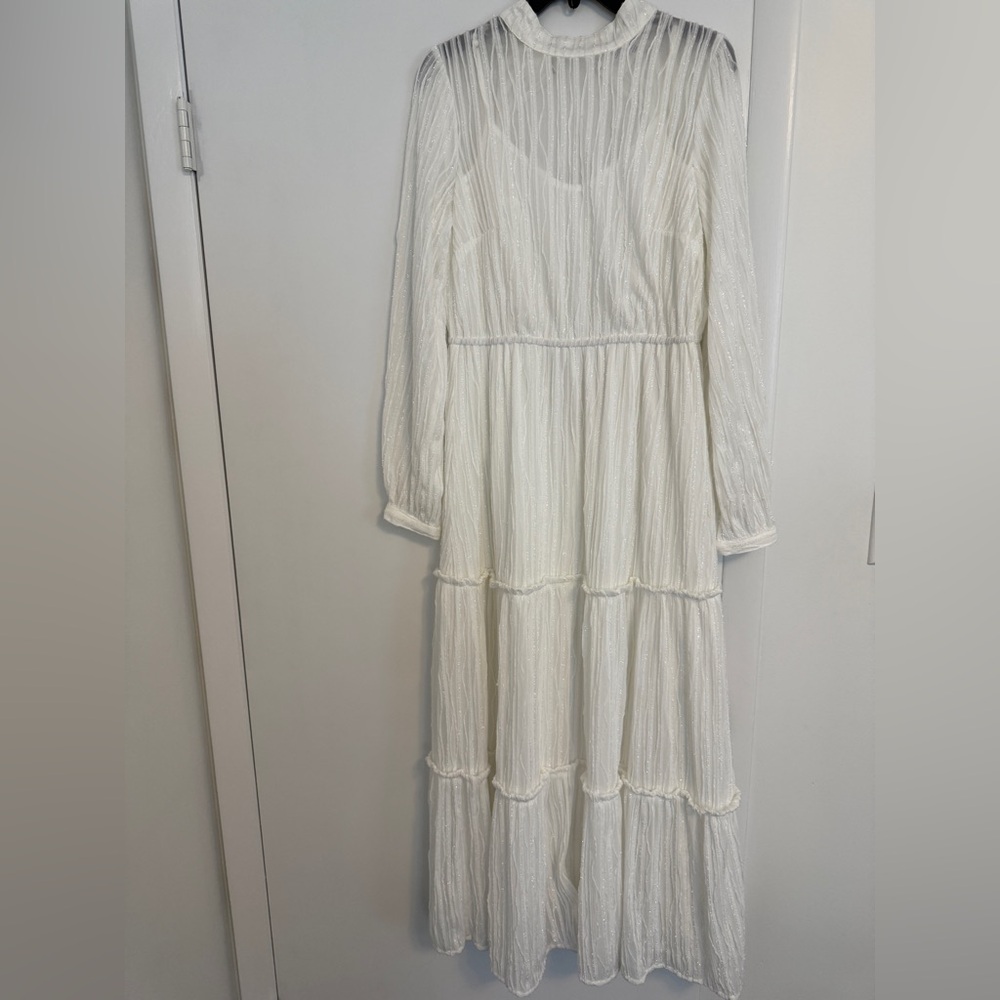White Long Sleeve maxi Dress - Picture 3 of 6